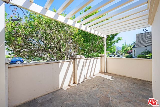 1147 S Point View Street, Los Angeles CA: https://media.crmls.org/mediaz/9479886b-d345-4598-a9c3-b290d9035311.jpg