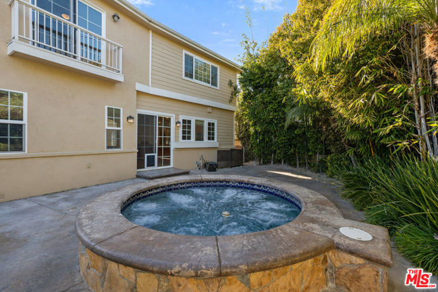 7412 Denrock Avenue, Los Angeles CA: https://media.crmls.org/mediaz/9479d94b-54f5-4658-b3da-e2c2f56ebd1a.jpg