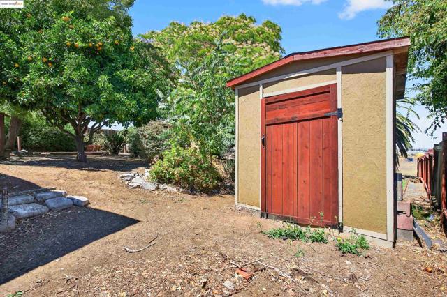41 Corte Dorado Ct., Benicia CA: https://media.crmls.org/mediaz/947a35b1-7555-42c2-bb9d-7926519c2dd7.jpg