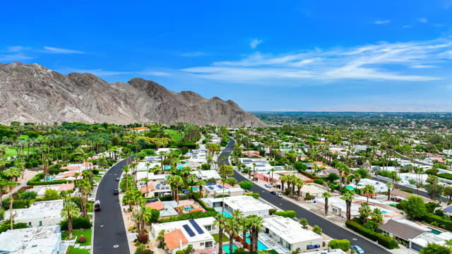 71520 Gardess Road, Rancho Mirage CA: https://media.crmls.org/mediaz/947a7b0a-1f00-4d74-9b03-af5ed817e82d.jpg