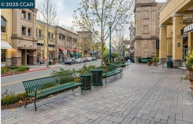 320 N Villa Way, Walnut Creek CA: https://media.crmls.org/mediaz/947aabb3-334a-49d3-b2b0-17a02823276c.jpg