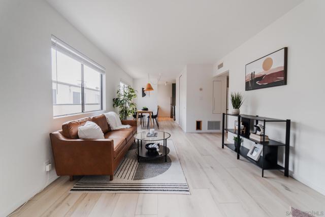 3958 Louisiana St, San Diego CA: https://media.crmls.org/mediaz/947bb73c-1f14-44f7-aa41-2af48e7a263d.jpg