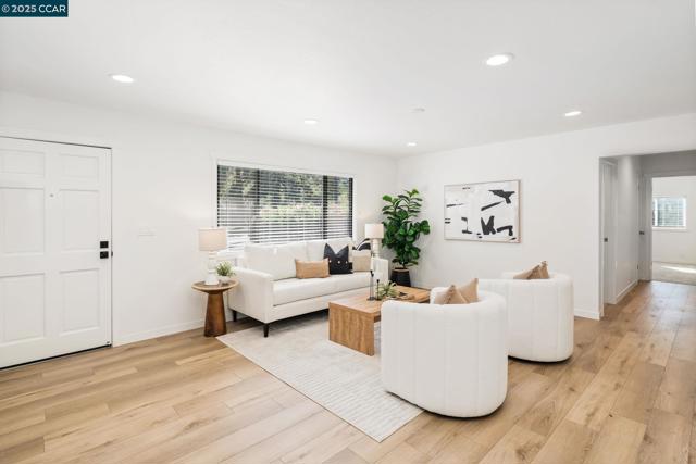 3225 Cowell Rd, Concord CA: https://media.crmls.org/mediaz/947c5624-5354-4f6d-be4c-5d3d24116646.jpg