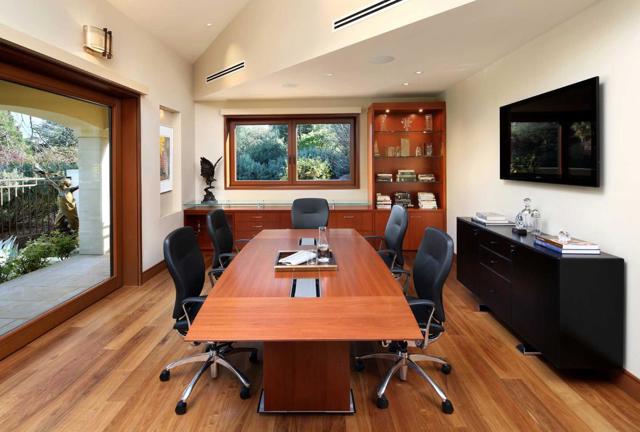 27500 La Vida Real, Los Altos Hills CA: https://media.crmls.org/mediaz/947c97f6-c99b-4222-8c63-e8bdfe5dafa8.jpg