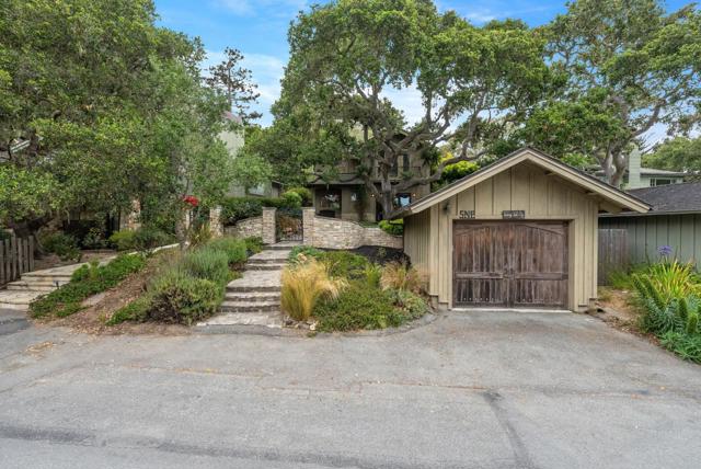 5 NE of 4th on Lopez, Carmel CA: https://media.crmls.org/mediaz/947d7349-2dbe-4d55-b8e7-9c80d208f14f.jpg