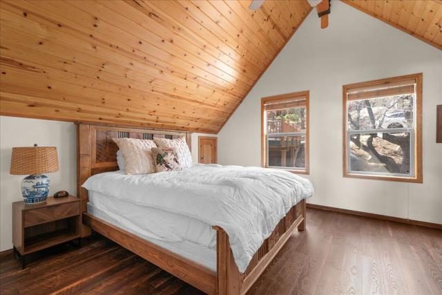 1351 Balsam Drive, Big Bear CA: https://media.crmls.org/mediaz/947e0e43-1b47-415c-ad9b-4a6a46cc7d8f.jpg