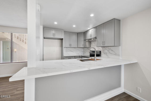 3107 Harbor Boulevard, Oxnard CA: https://media.crmls.org/mediaz/947e1544-17c8-47e7-8d1a-1554017b58be.jpg