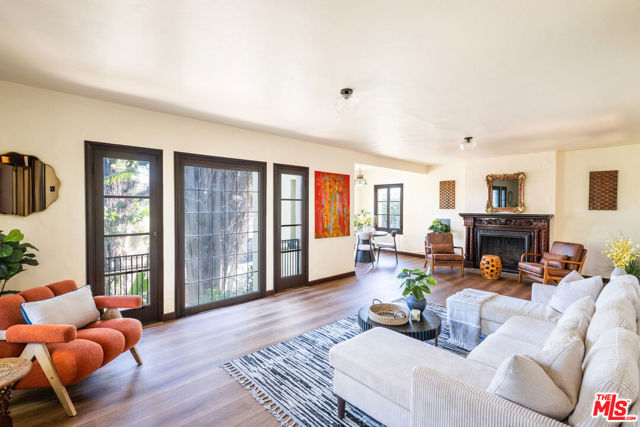 6655 Emmet Terrace, Los Angeles CA: https://media.crmls.org/mediaz/947e394d-7bab-4e37-8491-c06ee7efcf11.jpg