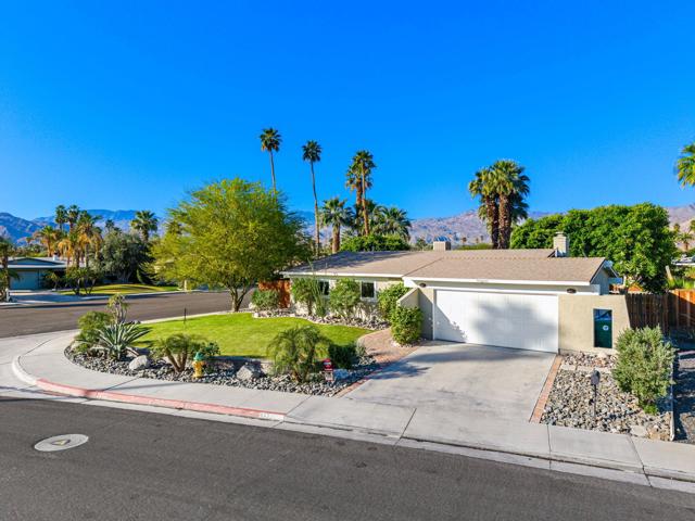 74277 Myrsine Avenue, Palm Desert CA: https://media.crmls.org/mediaz/947efdab-d42b-4490-9ec2-f5edc8fdc69c.jpg