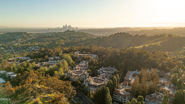 4201 Via Marisol, Los Angeles CA: https://media.crmls.org/mediaz/947f00cf-e428-4b4d-be17-2196abba8664.jpg