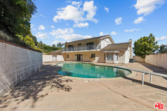 1181 Somera Road, Los Angeles CA: https://media.crmls.org/mediaz/947f6d03-912e-4791-afdb-23bb38a1d26a.jpg
