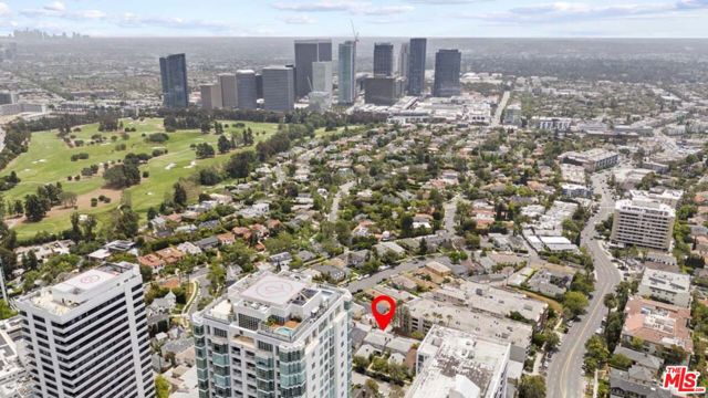 10366 Ashton Avenue, Los Angeles CA: https://media.crmls.org/mediaz/947fcd1b-b7ae-48a7-abb5-5c27f356160c.jpg