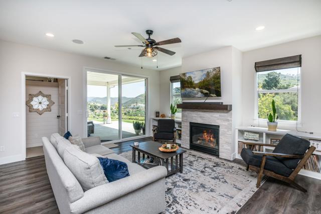 Image 4 of 49 For 1309 Sunny Heights Road