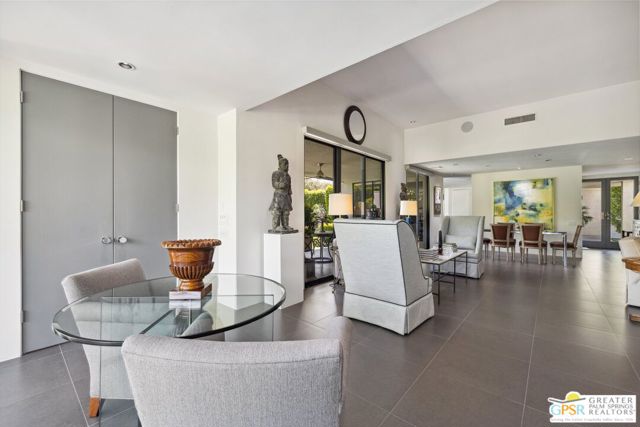 1860 Via Isla, Palm Springs CA: https://media.crmls.org/mediaz/948039b2-649c-4b5f-8490-c7a0f5dce1dd.jpg