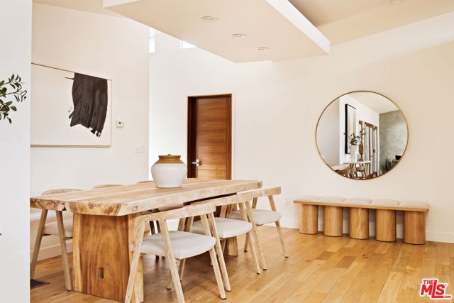 3019 Surry Street, Los Angeles CA: https://media.crmls.org/mediaz/9480c140-1342-454c-9502-aea311c63b52.jpg