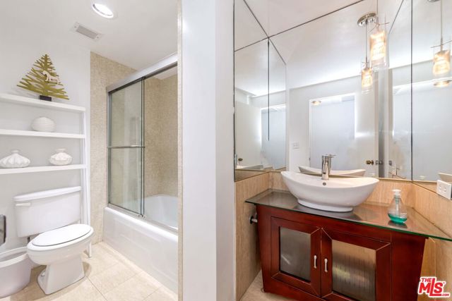 10501 Wilshire Boulevard, Los Angeles, California 90024, 2 Bedrooms Bedrooms, ,2 BathroomsBathrooms,Condominium,For Sale,Wilshire,24413872