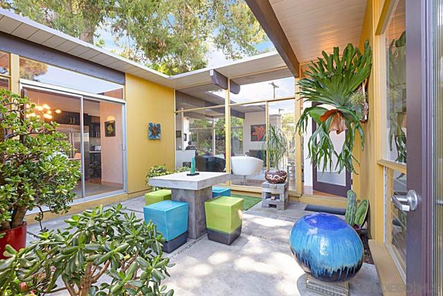 3455 Aldford Dr, San Diego CA: https://media.crmls.org/mediaz/94811344-e282-45f9-8e3a-d1b333c04f13.jpg