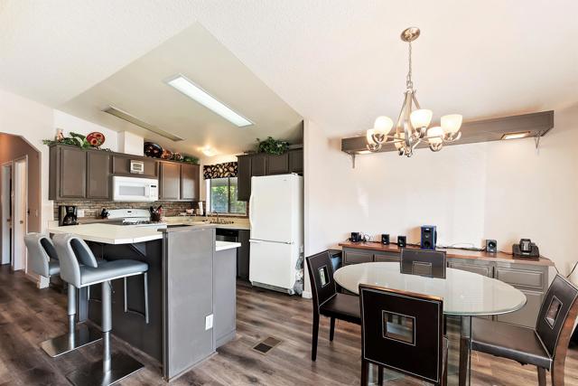 Kitchen/Dining Area