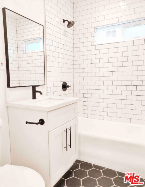 MLS #25540681 image #1