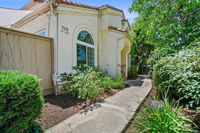 750 Breeze Hill Road, Vista CA: https://media.crmls.org/mediaz/94842fdb-6523-42d3-bbcb-c1e9622e2817.jpg