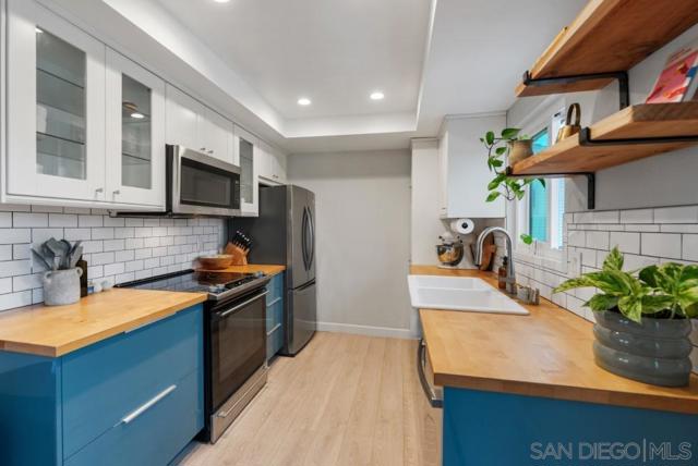 4212 Maryland St, San Diego CA: https://media.crmls.org/mediaz/94847283-08aa-4808-9aa1-041f6f99256d.jpg