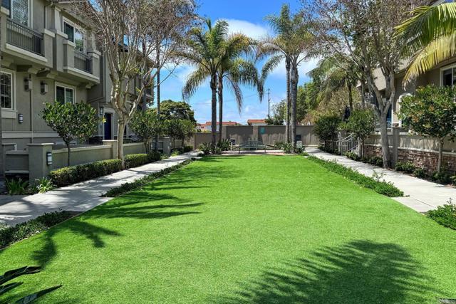 4031 Aidan Cir, Carlsbad CA: https://media.crmls.org/mediaz/94848b53-f507-4a2a-96b3-3d0e0544e6f9.jpg