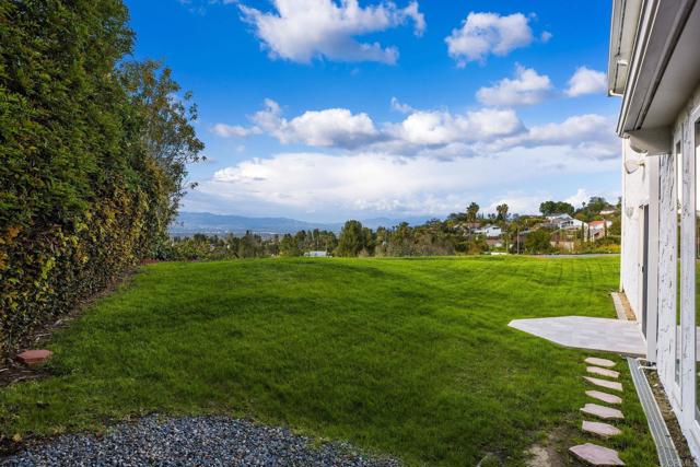 4400 Chaumont Road, Woodland Hills CA: https://media.crmls.org/mediaz/94848f35-e716-416b-b8c6-39702aab6cb0.jpg