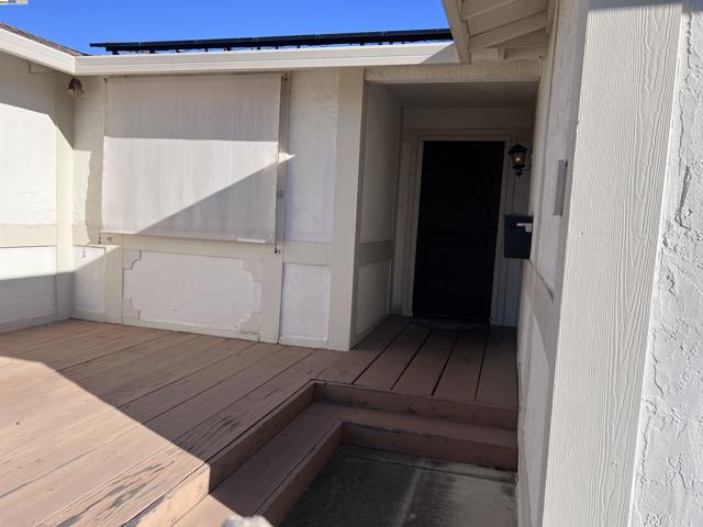 1222 Murdell Ln, Livermore CA: https://media.crmls.org/mediaz/94856ff7-54ab-42ae-ae63-4d4daef359b0.jpg