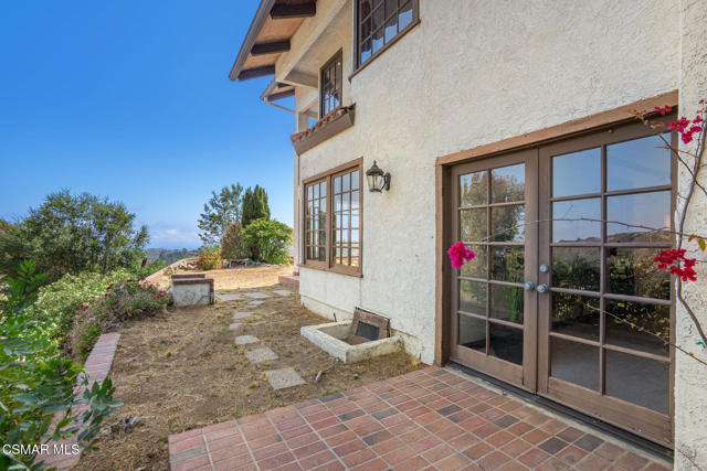 2457 Angelo Drive, Los Angeles CA: https://media.crmls.org/mediaz/94860ce4-ab55-4490-8476-81bcac06fed0.jpg