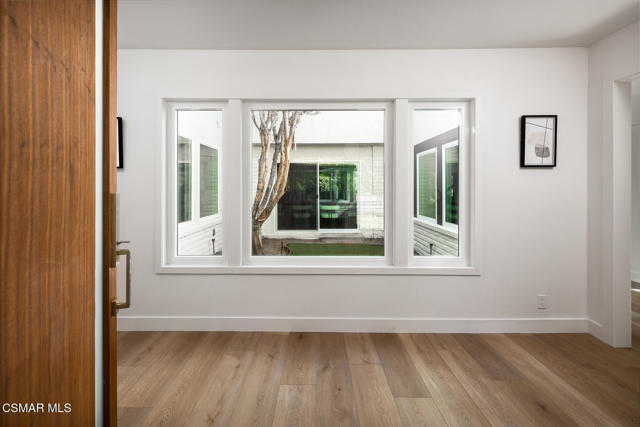 1251 Calle Las Casas, Thousand Oaks CA: https://media.crmls.org/mediaz/94868650-766b-4886-8f8f-91057622d194.jpg