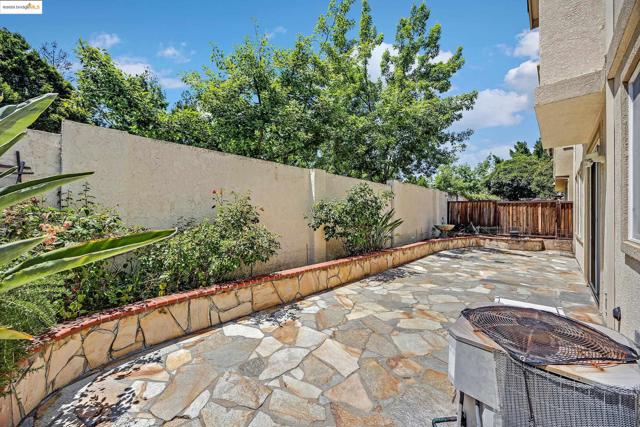 5736 Idlewood Street, Dublin CA: https://media.crmls.org/mediaz/94875841-cdcf-4bcc-8506-320b54c1c9d9.jpg