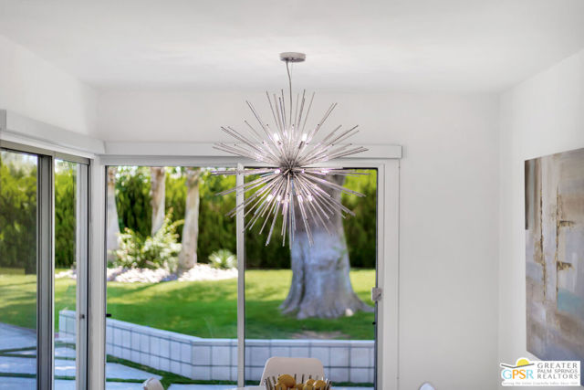 2566 S Calle Palo Fierro, Palm Springs CA: https://media.crmls.org/mediaz/9487e153-f6d5-4df1-b2df-f84a283e90ee.jpg