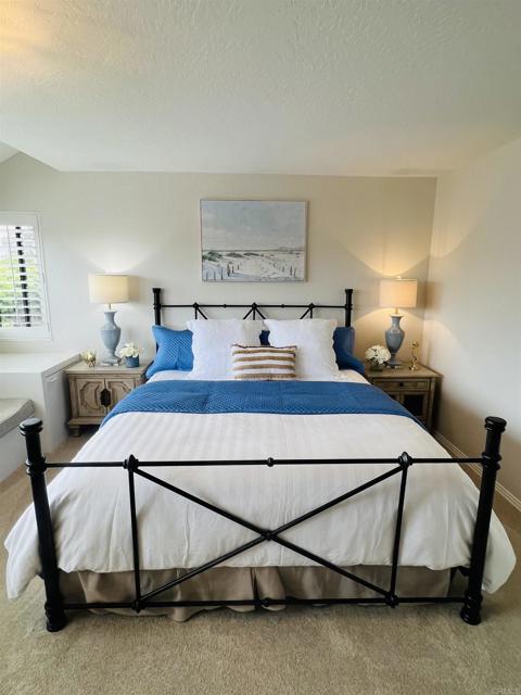 4008 Aguila, Carlsbad CA: https://media.crmls.org/mediaz/94883f76-0804-49e9-94ac-4b1ec1ae478d.jpg