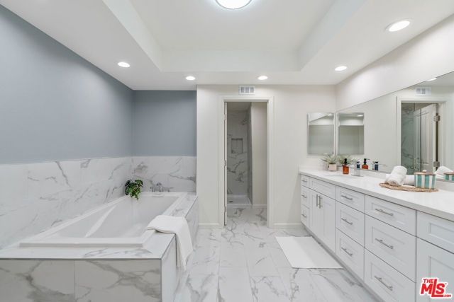 19 Rippling, Irvine CA: https://media.crmls.org/mediaz/9488c233-e28f-434d-93a2-d9563cf2cffb.jpg