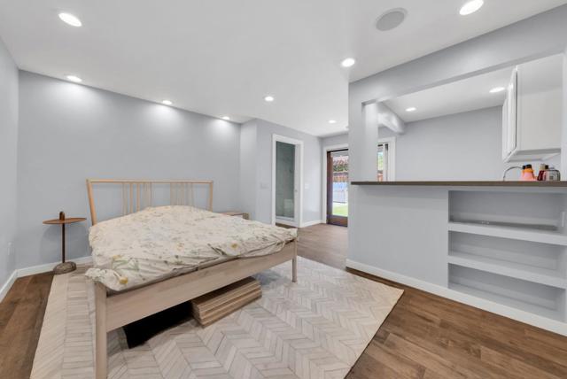 1024 Berkeley Avenue, Menlo Park CA: https://media.crmls.org/mediaz/9488d69f-ac03-45c0-8bbd-5959cb581293.jpg