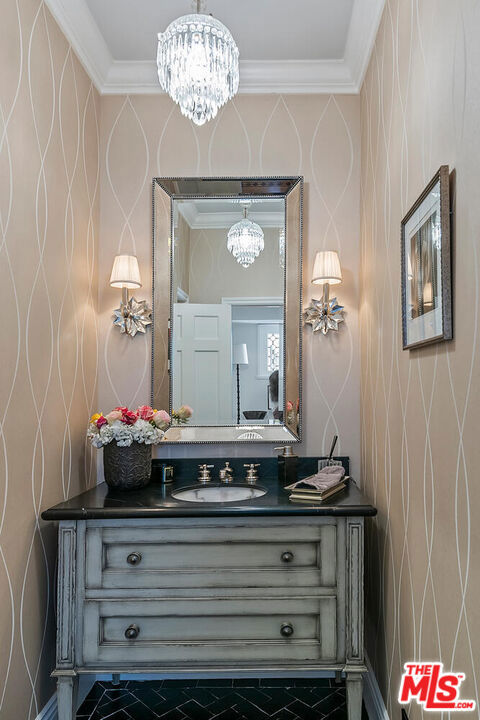 10428 Wyton Drive, Los Angeles CA: https://media.crmls.org/mediaz/94892eff-8b63-4051-9c69-fb7b2c393b5d.jpg