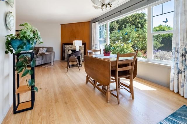 4670 Eggers Dr, Fremont CA: https://media.crmls.org/mediaz/9489372e-7340-43b8-bbbe-816342058967.jpg