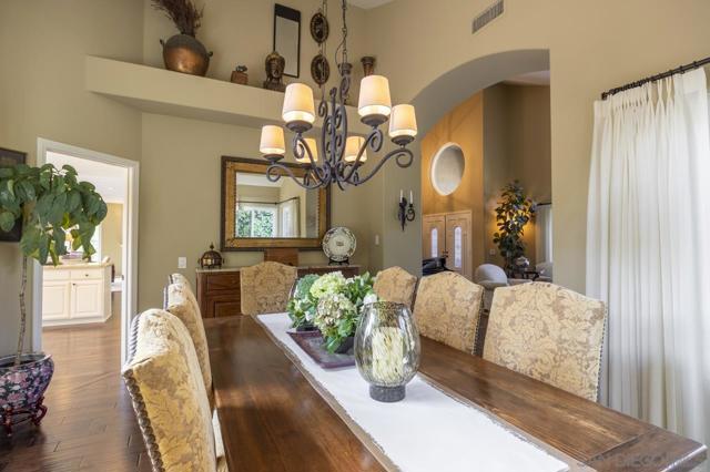 3245 Brookside Ln, Encinitas CA: https://media.crmls.org/mediaz/94898b98-1289-4241-ac4f-66c0fc5cf1fb.jpg