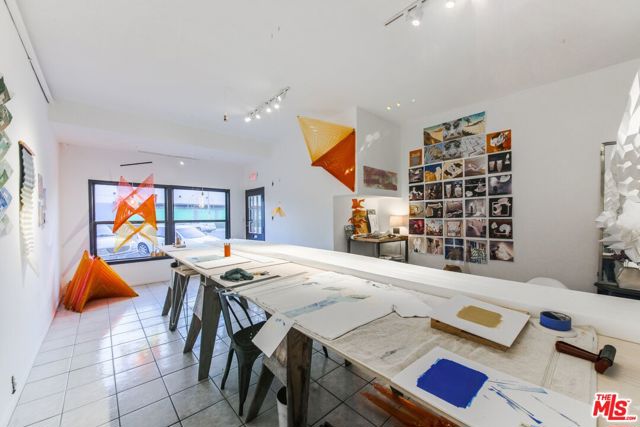 2646 La Cienega Avenue, Los Angeles CA: https://media.crmls.org/mediaz/948a044d-7645-4880-80aa-81b8511616bf.jpg