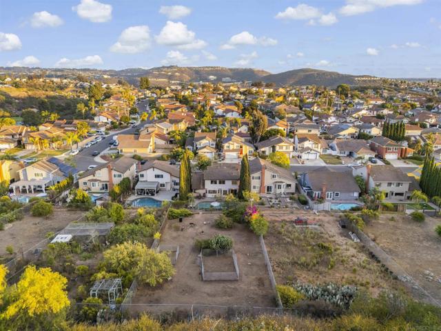 9720 Graceland Way,  CA: https://media.crmls.org/mediaz/948a4ec5-d3a0-4801-829f-90932bb53e51.jpg