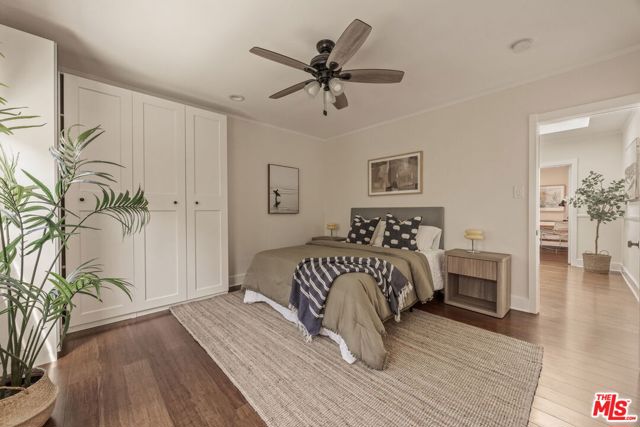 571 N Cahuenga Boulevard, Los Angeles CA: https://media.crmls.org/mediaz/948a5122-9926-4c76-951a-74cc053acbab.jpg