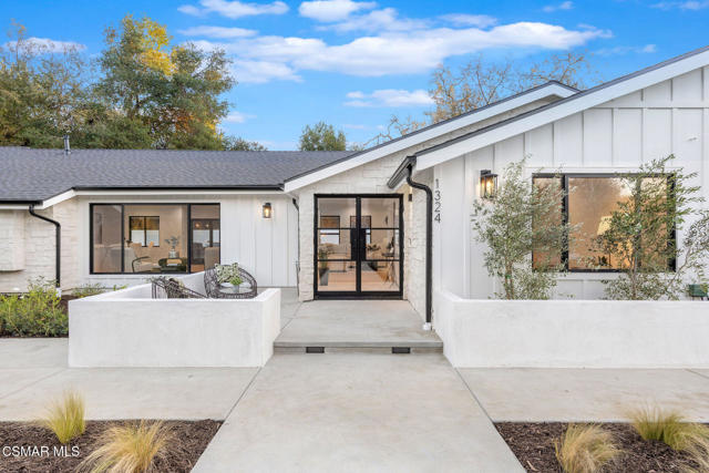 1324 La Granada Drive, Thousand Oaks CA: https://media.crmls.org/mediaz/948a57a3-27e1-4785-854a-ad3b3a2d9e30.jpg