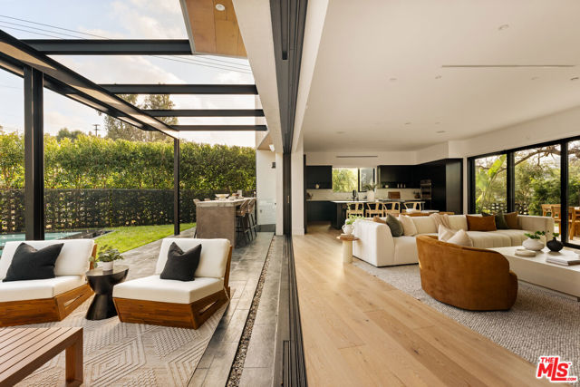 5988 W 76th Street, Los Angeles CA: https://media.crmls.org/mediaz/948cd5fb-b861-4ca1-86e9-888a0238f3dc.jpg