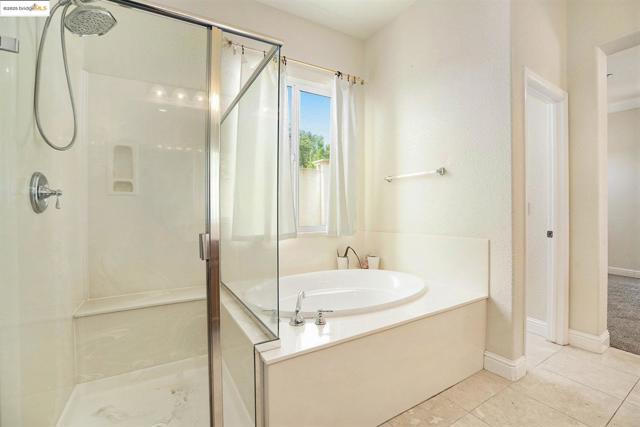 1839 Elizabeth Way, Brentwood CA: https://media.crmls.org/mediaz/948e0c51-8899-497f-9a81-1aed5dc4da3b.jpg