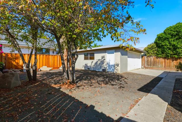 603 Warrington Avenue, Redwood City CA: https://media.crmls.org/mediaz/948e2938-b3ea-40fc-9853-f404a19ba23c.jpg