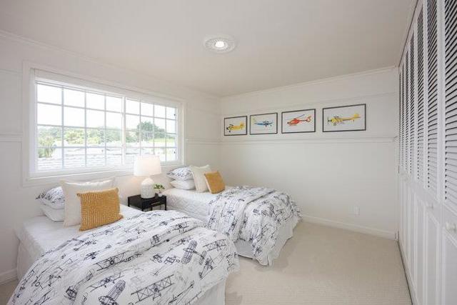 340 Shelter Cove Drive, El Granada CA: https://media.crmls.org/mediaz/948e4a67-5f4d-4eca-8977-076404357424.jpg