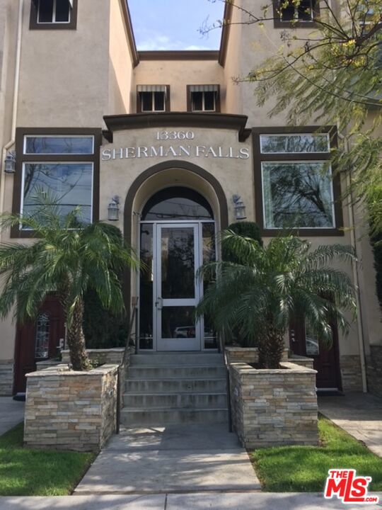 13360 Burbank Boulevard #10
