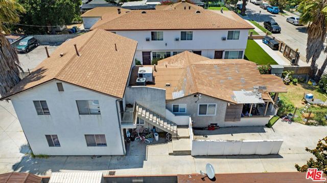 11320 Emelita Street photo 4