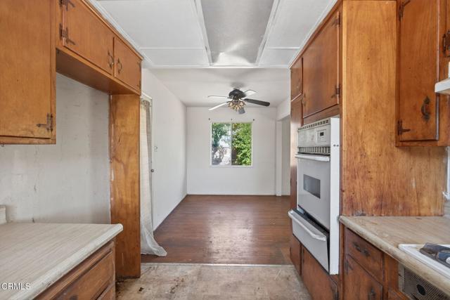 286 Homer Avenue, Ventura CA: https://media.crmls.org/mediaz/948fd5e3-7fa0-409a-91b2-9dc39354f7d5.jpg