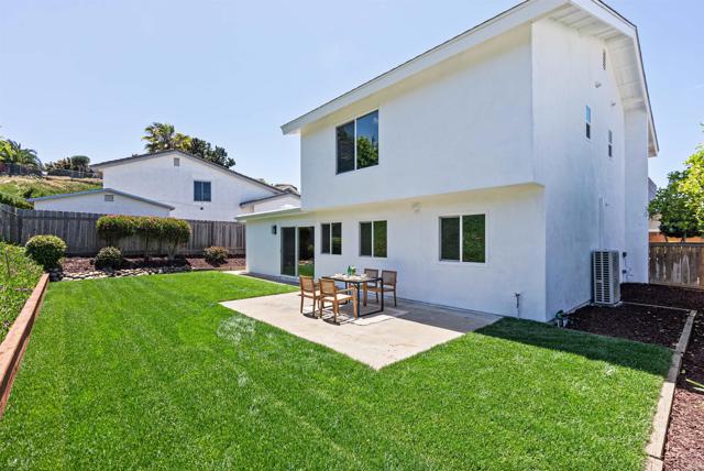 4687 Murat Ct, San Diego CA: https://media.crmls.org/mediaz/94905622-faf1-4666-a536-457906e6f732.jpg